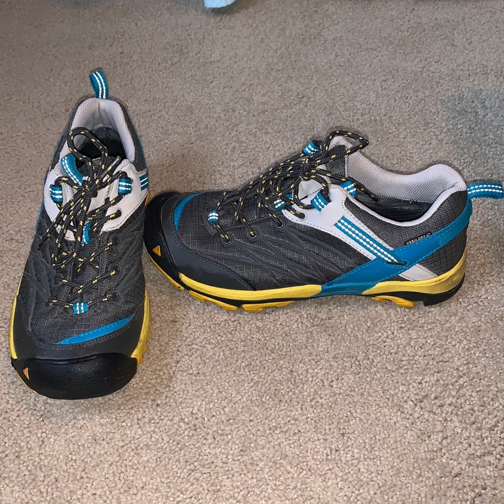 Keen hiking shoe